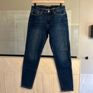 Women’s Banana Republic skinny jeans